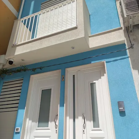 L' Azzurro Mare Apartment *